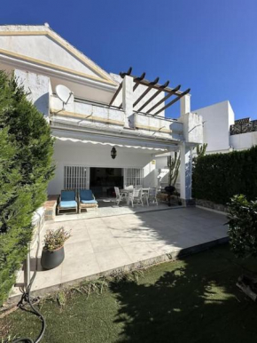 Chalet con barbacoa y piscina